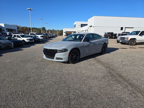 Used 2022 Dodge Charger SXT w/ Blacktop Package image 30