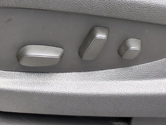 Used 2015 Chevrolet Tahoe LT RWD image 18