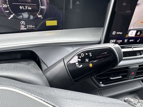 New 2026 Volkswagen Tiguan SE R-Line FWD image 30