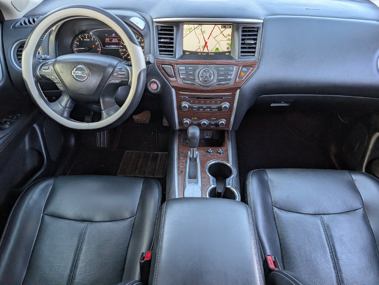 Used 2020 Nissan Pathfinder Platinum w/ Cargo Package FWD image 10