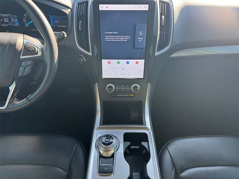 Used 2024 Ford Edge SEL image 11