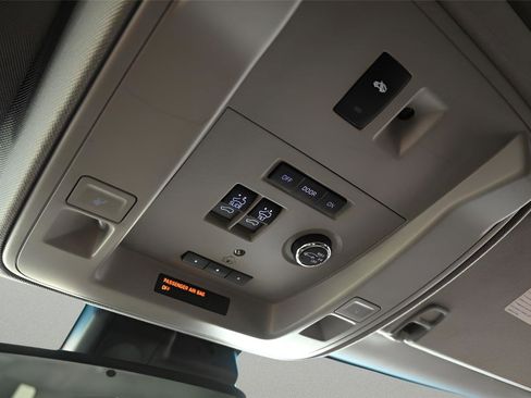 Used 2019 GMC Yukon SLT w/ Graphite Performance Edition image 39