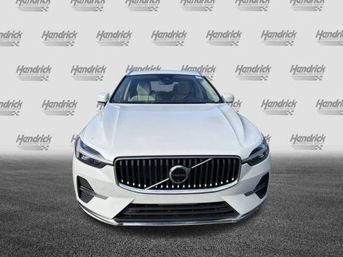 Certified 2023 Volvo XC60 B5 Plus image 3