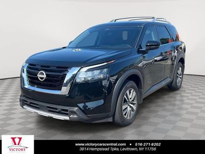 Used 2025 Nissan Pathfinder SL