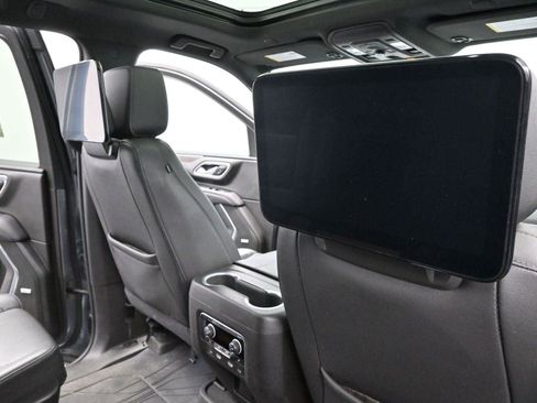 Used 2021 Chevrolet Suburban Z71 w/ Z71 Off-Road Package image 40