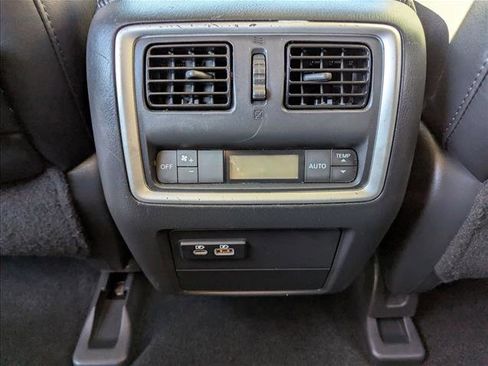 Used 2019 INFINITI QX60 Luxe w/ Essential Package image 16