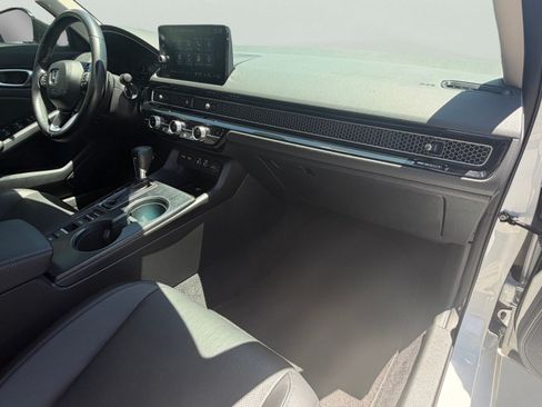Used 2023 Honda Civic Touring image 18