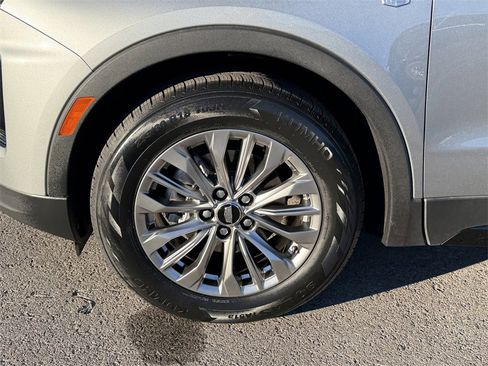 Used 2024 Cadillac XT4 Premium Luxury image 26