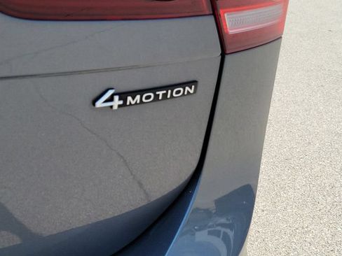 Used 2022 Volkswagen Tiguan SEL R-Line AWD/4WD image 7