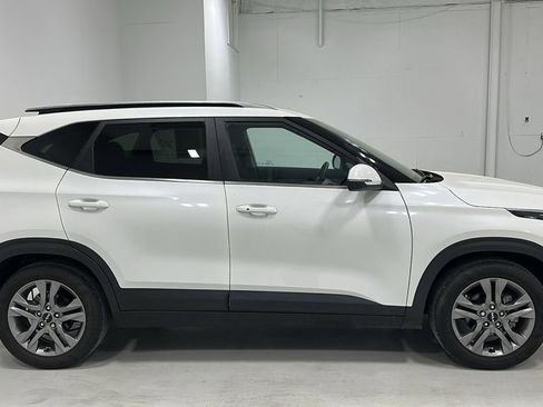 Used 2023 Kia Seltos S w/ Navigation Package image 7