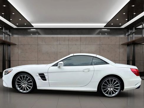 Used 2017 Mercedes-Benz SL 550 image 4