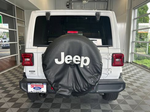 Used 2020 Jeep Wrangler Unlimited Sahara AWD/4WD image 5
