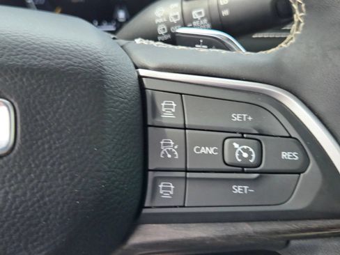 Used 2024 Jeep Grand Cherokee L Limited w/ Luxury Tech Group II AWD/4WD image 29