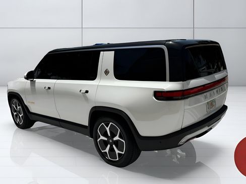 Used 2024 Rivian R1S Adventure AWD/4WD image 2