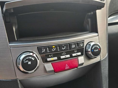 Used 2011 Subaru Outback 2.5i Premium AWD/4WD image 28