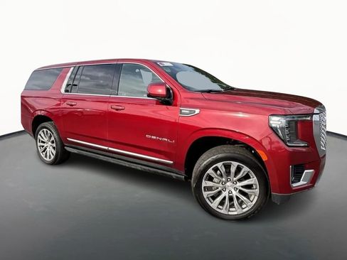 Used 2021 GMC Yukon XL Denali w/ Denali Ultimate Package image 2