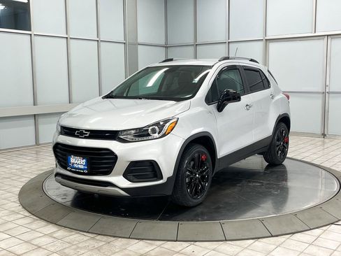 Used 2020 Chevrolet Trax LT w/ Redline Edition image 4
