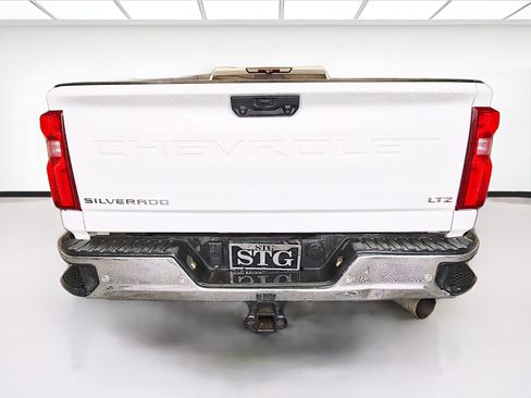 Used 2020 Chevrolet Silverado 3500 LTZ w/ LTZ Plus Package AWD/4WD image 5