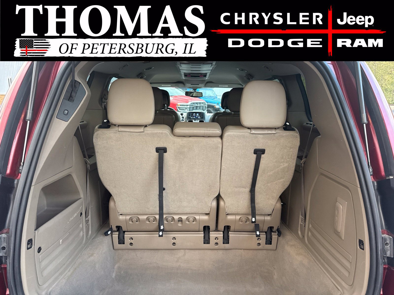 Used 2013 Chrysler Town & Country Touring-L FWD image 26