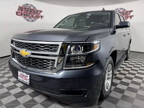 Used 2019 Chevrolet Suburban LT AWD/4WD image 3