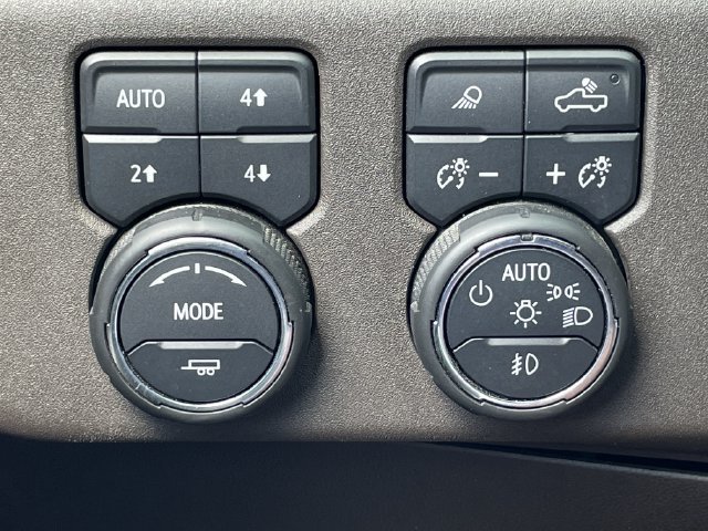 Used 2022 Chevrolet Silverado 1500 LTZ AWD/4WD image 22