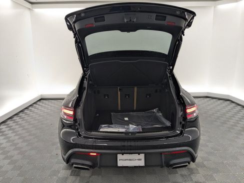 New 2026 Porsche Macan AWD/4WD image 11