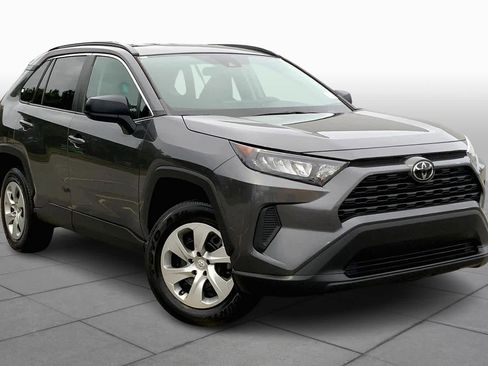 Used 2021 Toyota RAV4 LE AWD/4WD image 3