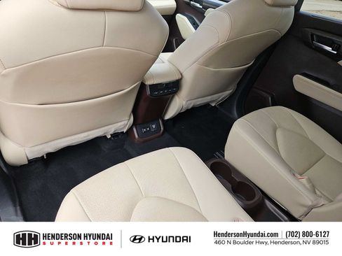 Used 2021 Toyota Highlander Limited FWD image 19