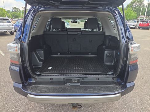 Used 2019 Toyota 4Runner TRD Off-Road Premium AWD/4WD image 11