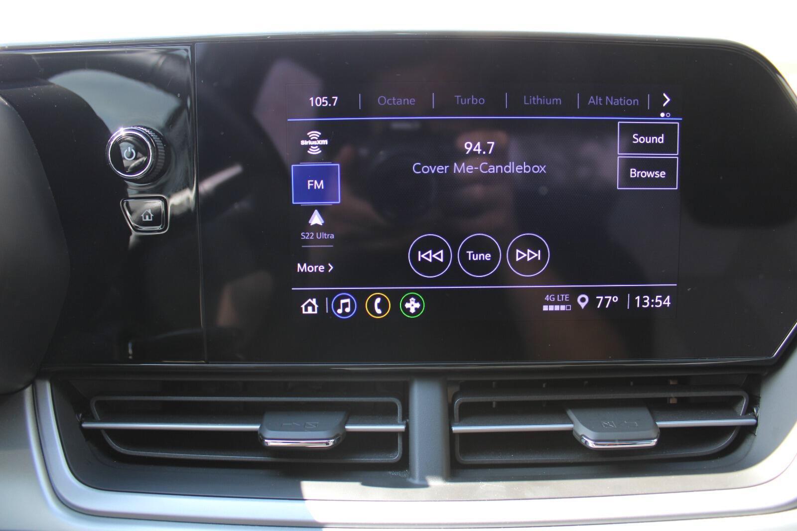 Used 2024 Chevrolet Trax RS FWD image 18