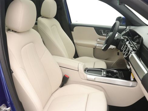 New 2026 Mercedes-Benz GLB 250 image 9
