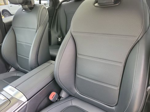 Used 2024 Mercedes-Benz GLC 300 4MATIC image 7