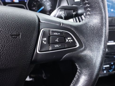 Used 2018 Ford Focus Titanium w/ Titanium Technology Package FWD image 13