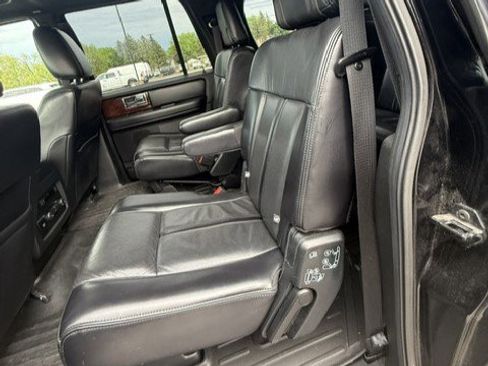 Used 2017 Lincoln Navigator L Select AWD/4WD image 11