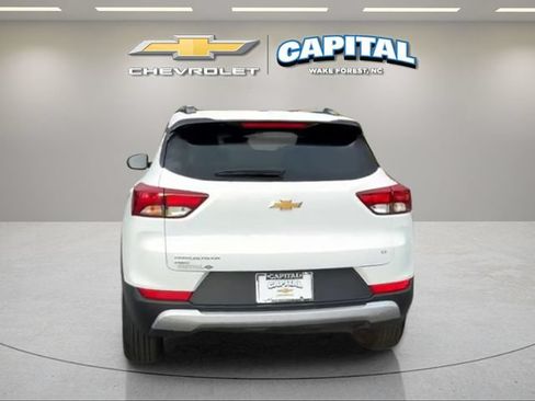Used 2025 Chevrolet TrailBlazer LT AWD/4WD image 5