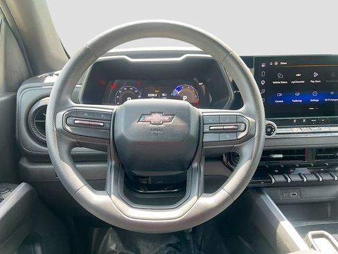 Used 2026 Chevrolet Colorado W/T RWD image 11