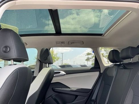 New 2026 Volkswagen Taos SE FWD image 14