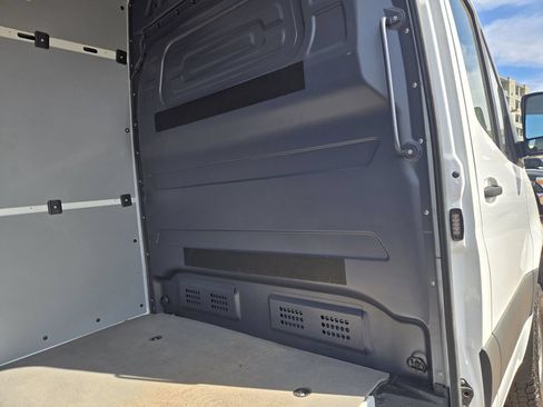 Used 2024 Mercedes-Benz Sprinter 2500 image 20