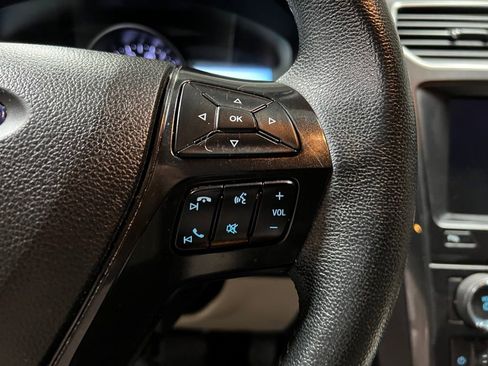 Used 2018 Ford Explorer XLT w/ Equipment Group 202A image 28