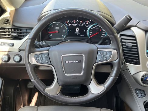 Used 2020 GMC Yukon Denali w/ Denali Premium Package image 20