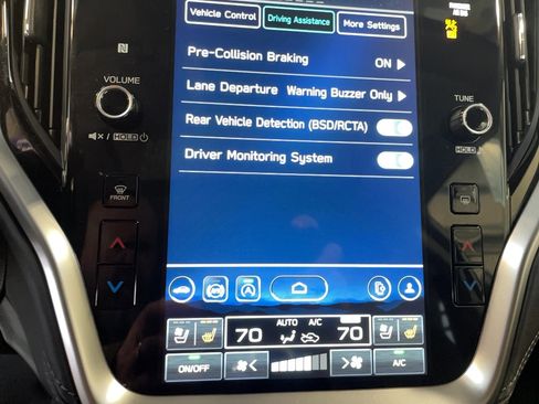 Used 2025 Subaru Outback Touring XT AWD/4WD image 11