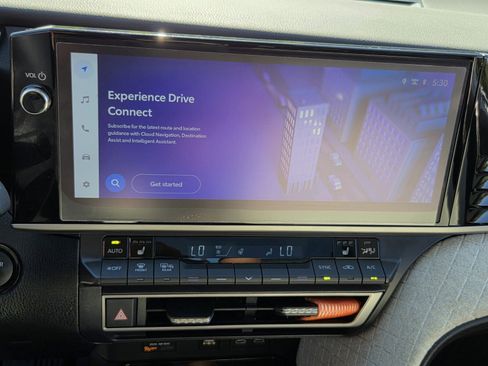 Used 2025 Toyota Camry XLE image 18