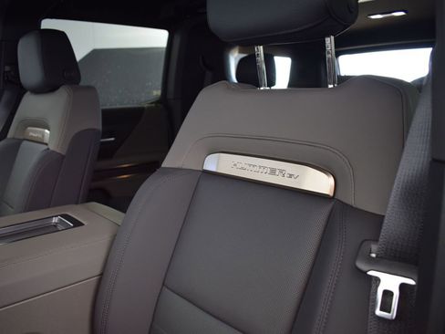 New 2024 GMC Hummer EV 2X w/ Extreme Off-Road Package image 18