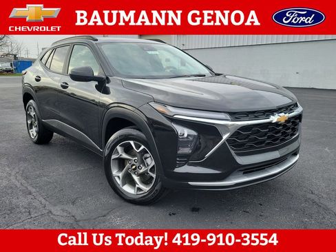 Used 2025 Chevrolet Trax LT w/ LT Convenience Package image 1