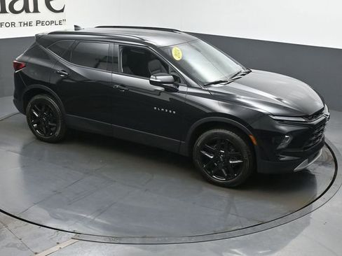 Used 2024 Chevrolet Blazer LT w/ LPO, Black Grille Bar Package FWD image 38