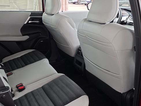 New 2026 Mitsubishi Outlander SE FWD image 29