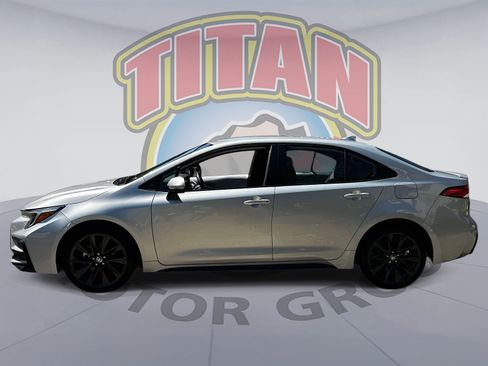Used 2025 Toyota Corolla SE FWD image 2
