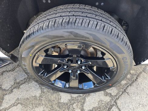 Used 2019 GMC Yukon SLT w/ Graphite Performance Edition image 34