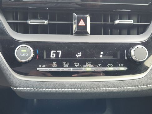 Used 2025 Toyota Corolla Hatchback image 19