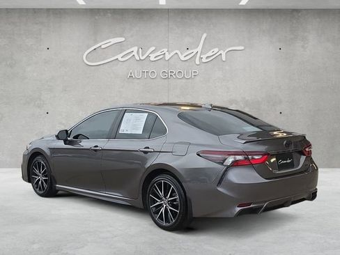 Used 2024 Toyota Camry SE image 14